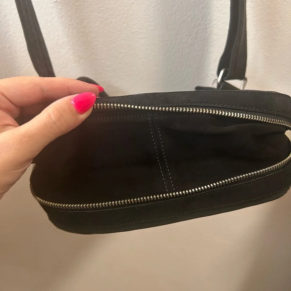 Tumi Black Leather and Suede Men's Messenger Shoulder Bag - Picture 10 of 12